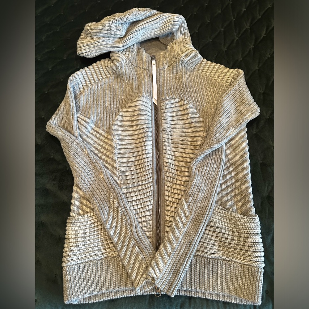 Lululemon BNWOT Soft Gray Full Zipper Hooded Jacket 🩶